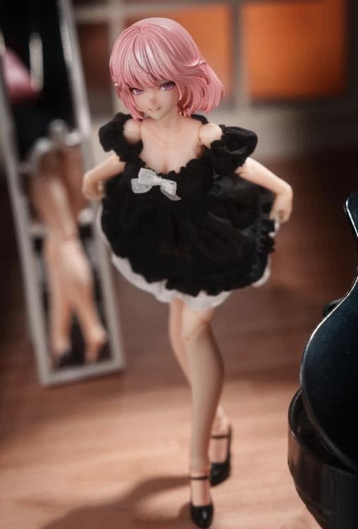 Snailshell 1/12 scale Black Silk Bubble-Sleeve Dress for 6 inch woman Action Figure